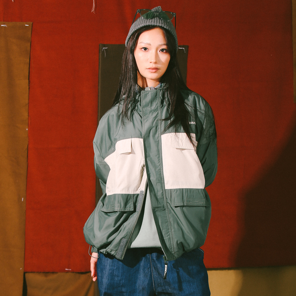 拼接撞色秋冬落肩宽松连帽夹克