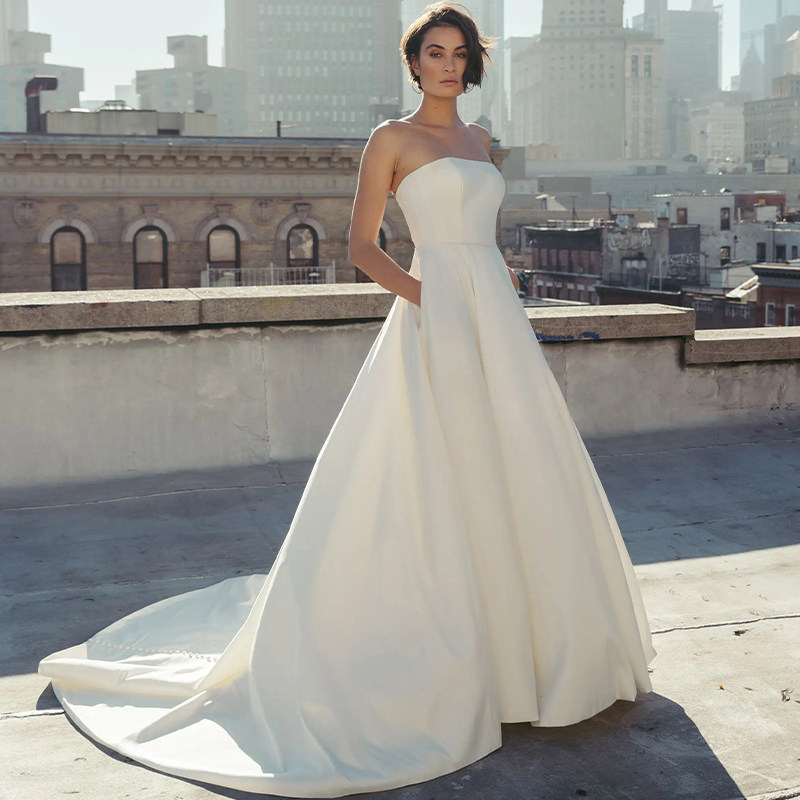 法式缎面抹胸婚纱新娘高级感轻便简约主纱气质森系出门纱修身显瘦