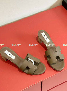 icc经典款 口碑系列~26s新款夏季真皮外穿粗跟一字凉拖