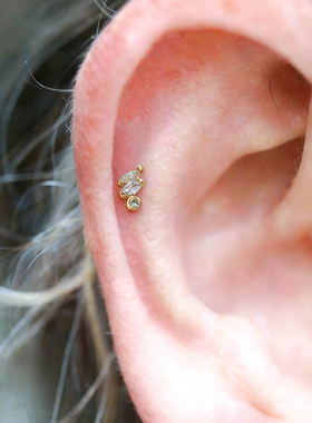 F136钛合金耳骨钉金色镶钻耳钉女小巧精致耳蜗钉时尚百搭flat饰品