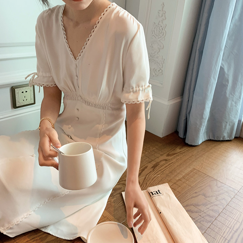 ◆SRK◆法式复古白色气质连衣裙长裙夏日轻甜感收腰气质茶歇裙在类目 女装/女士精品, 连衣裙中 - 来自Buy2taobao.com提供专业的淘宝代购服务