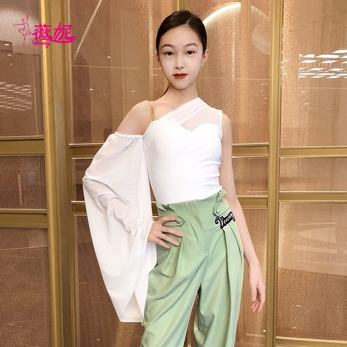 薇妮拉丁摩登上衣女时尚新款