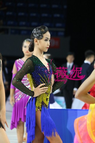 薇妮拉丁舞服流苏款女镶钻表演服