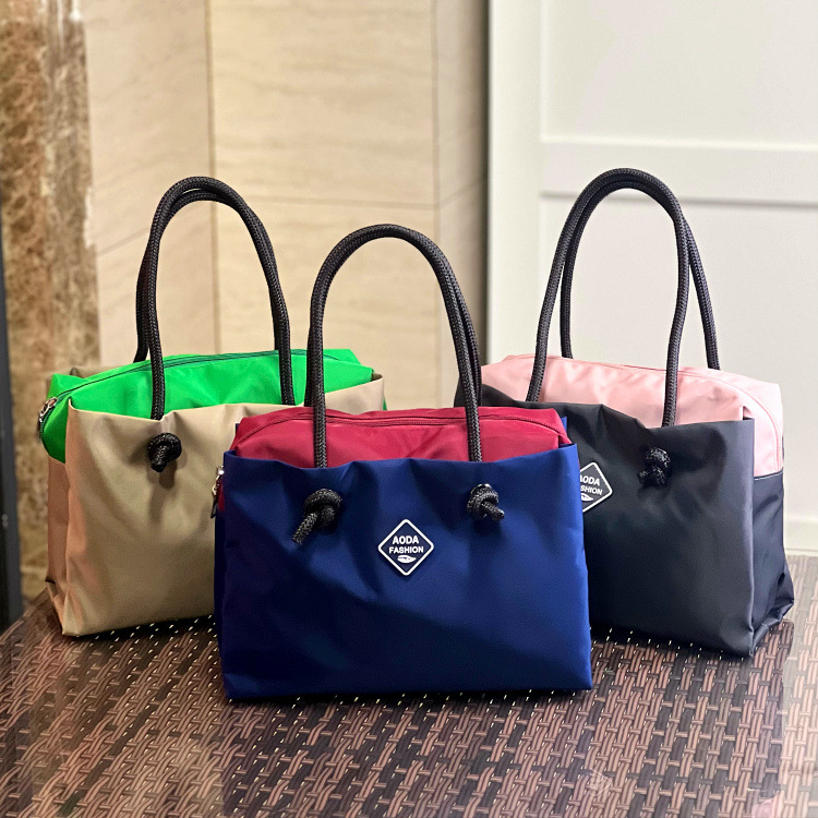 新款时尚女多巴胺饭盒手提袋子个性创意便当袋轻便带饭手提包