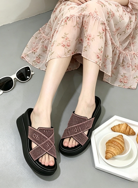2026夏季新款时尚百搭女舒适坡跟彩钻拖鞋