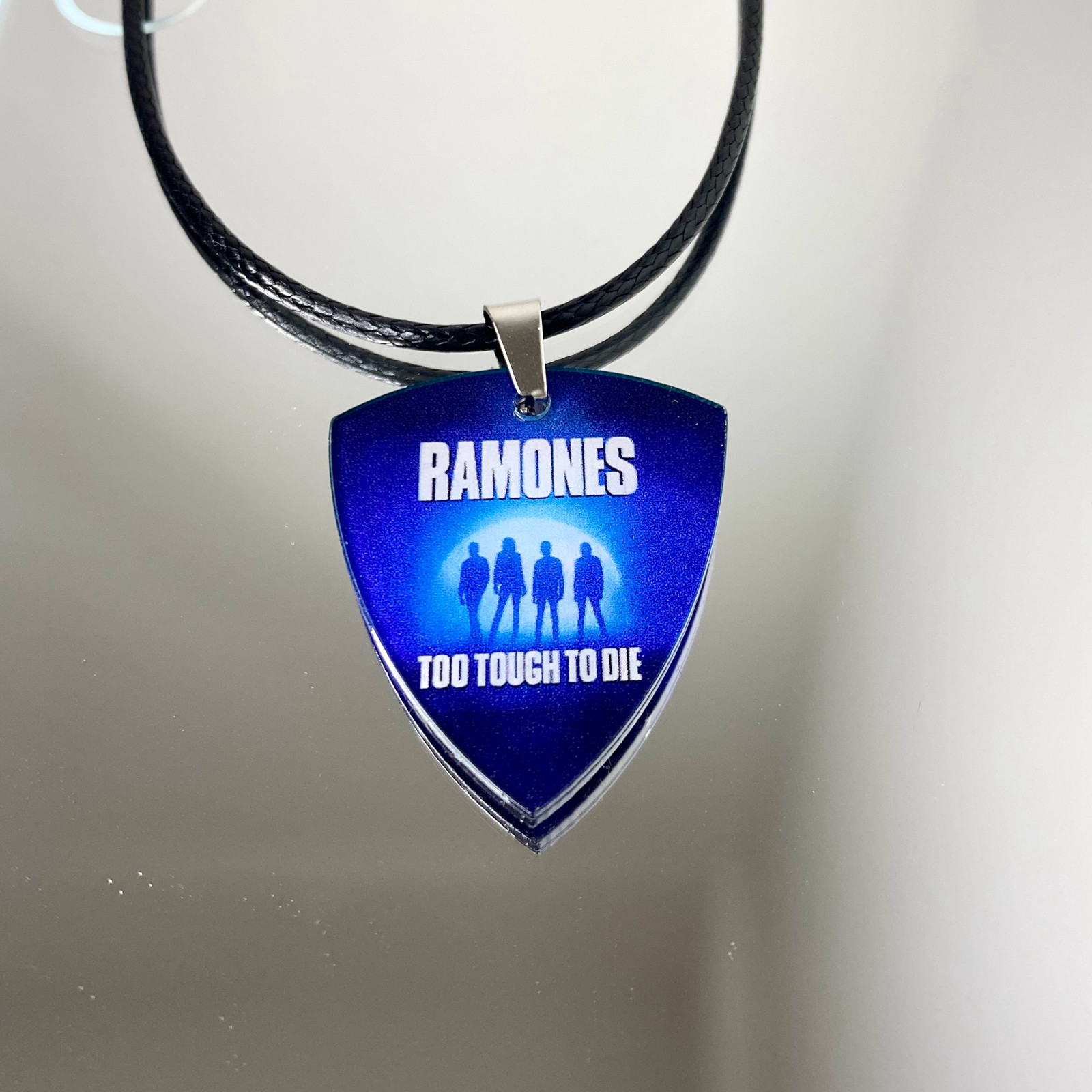 Ramones雷蒙斯乐队周边吉他拨片项链配饰专辑欧美摇滚徽章封面