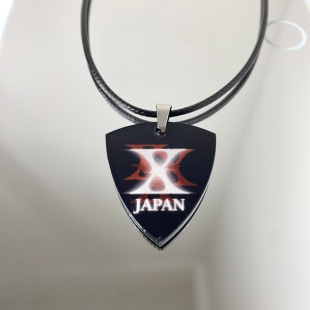 X JAPAN乐队周边吉他拨片项链配饰专辑徽章日本摇滚唱片松本秀人