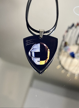 Daft Punk蠢朋克周边项链吉他拨片配饰专辑唱片摇滚庞克乐队徽章