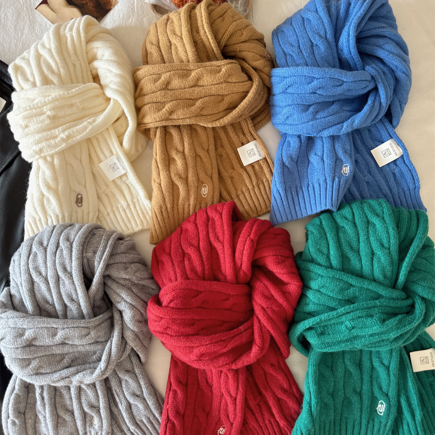 软糯米白色纯色围巾女冬季复古麻花保暖加厚针织毛线学院风围脖男