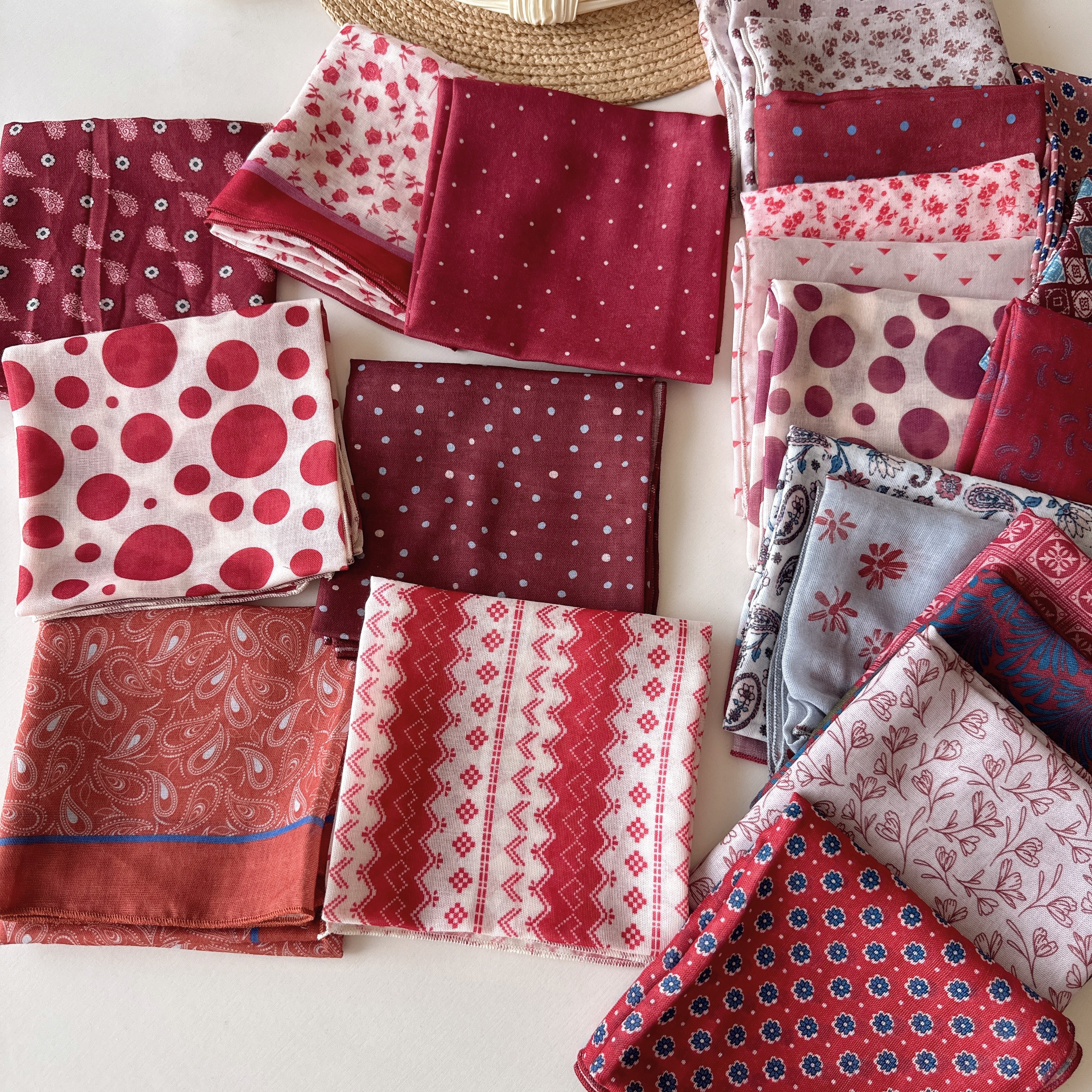 2025秋冬新款时尚百搭装饰包头巾波点三角巾领巾围巾绑腰上搭配女