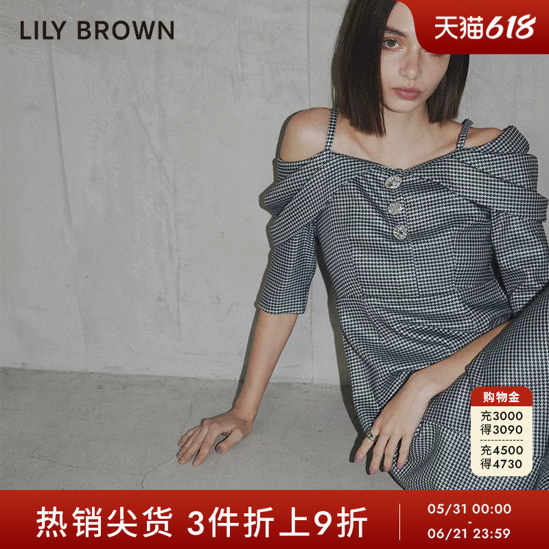 LILY BROWN秋冬款 CANDY露肩一字领格纹连衣裙LWFO234805