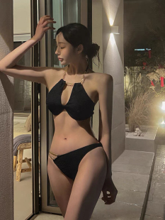 韩国新款 链条性感分体钢托聚拢比基尼泳衣女 2024辣妹ins风三点式
