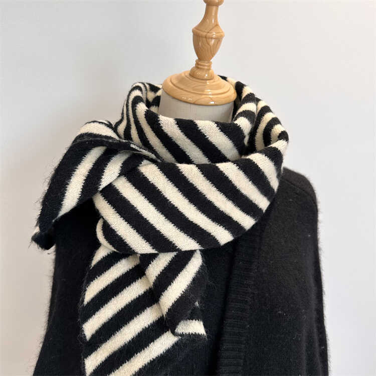 秋冬黑白羊毛混纺条纹围巾女围脖