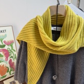 精致小姐姐韩代镂空针织彩色仿羊绒三角巾纯色女士小领巾披肩围脖