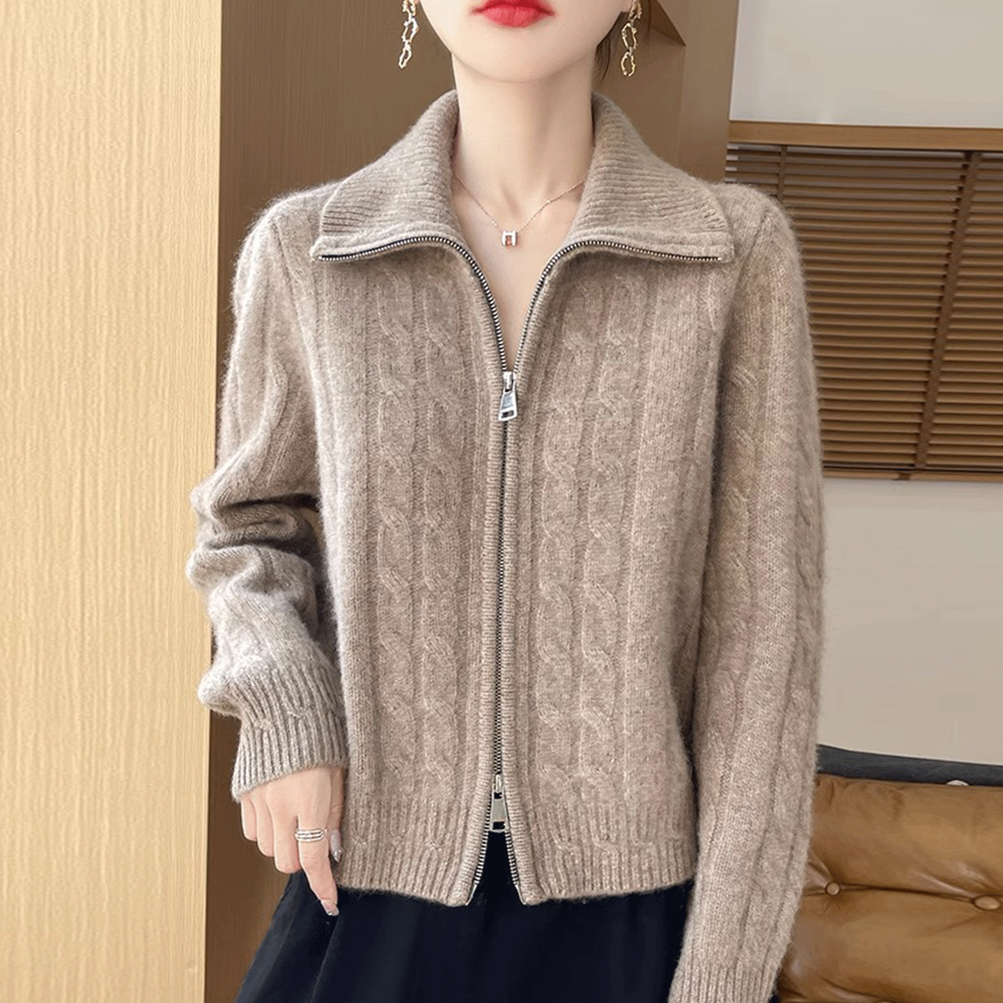 双拉链翻领羊绒加厚毛衣外套女2025秋冬新款宽松外搭羊毛针织开衫