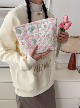 秋冬新款可爱软绵绵化妆包女夹棉大容量便携化妆品收纳包