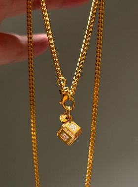 小红书爆款设计感拉满魔方细闪方块吊坠古巴项链百搭气质一件代发
