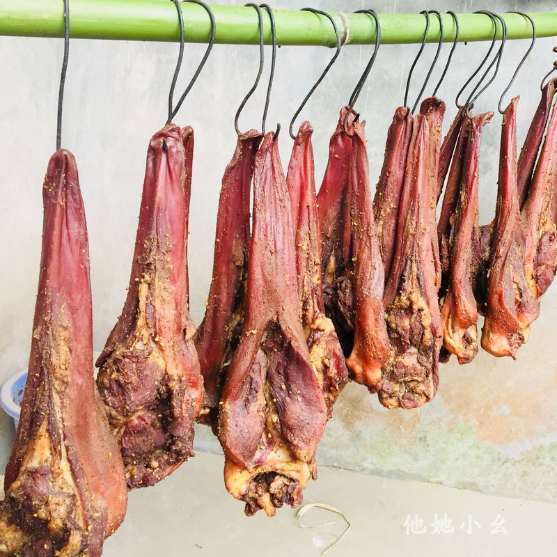 四川特产土猪腌腊猪口条薰净舌头无舌根喉管腊肉香肠腊肠系年货