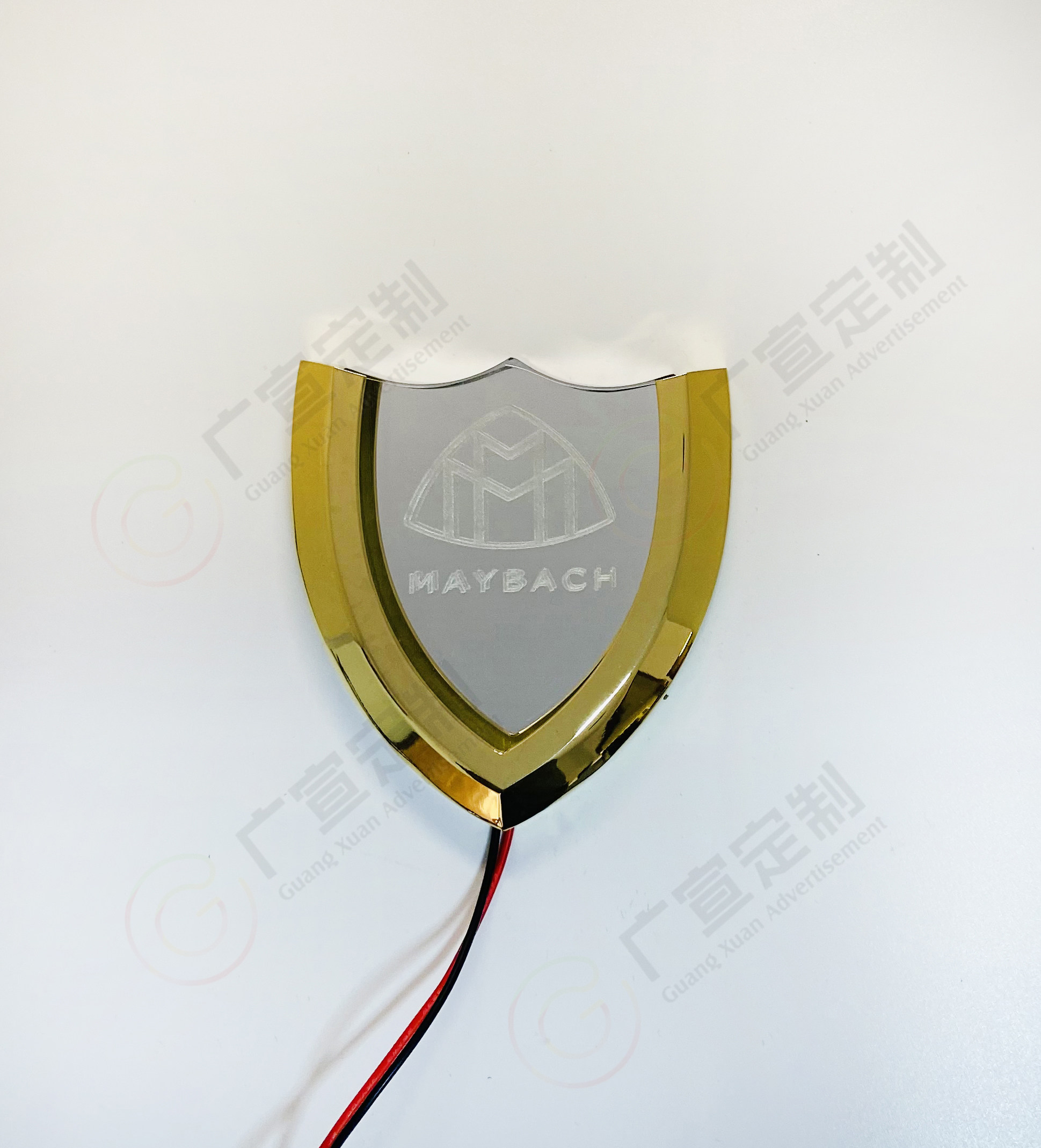 适用金色边框盾牌奔驰迈巴赫威霆别克gl8商务车壁灯B柱内饰灯