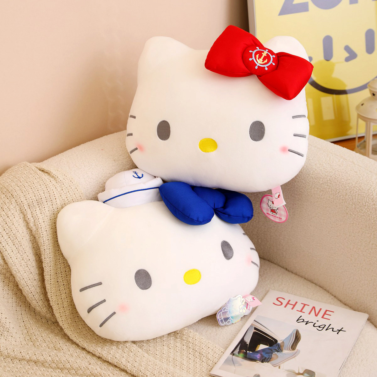 正版HELLOKITTY凯蒂猫抱枕沙发图片