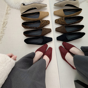 粗跟法式红色绒面单鞋女鞋子2026新款春季百搭方头浅口通勤晚晚鞋