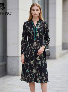 马天奴秋冬新款女黑色印花V领纽扣收腰连衣裙子长袖时尚气质流行