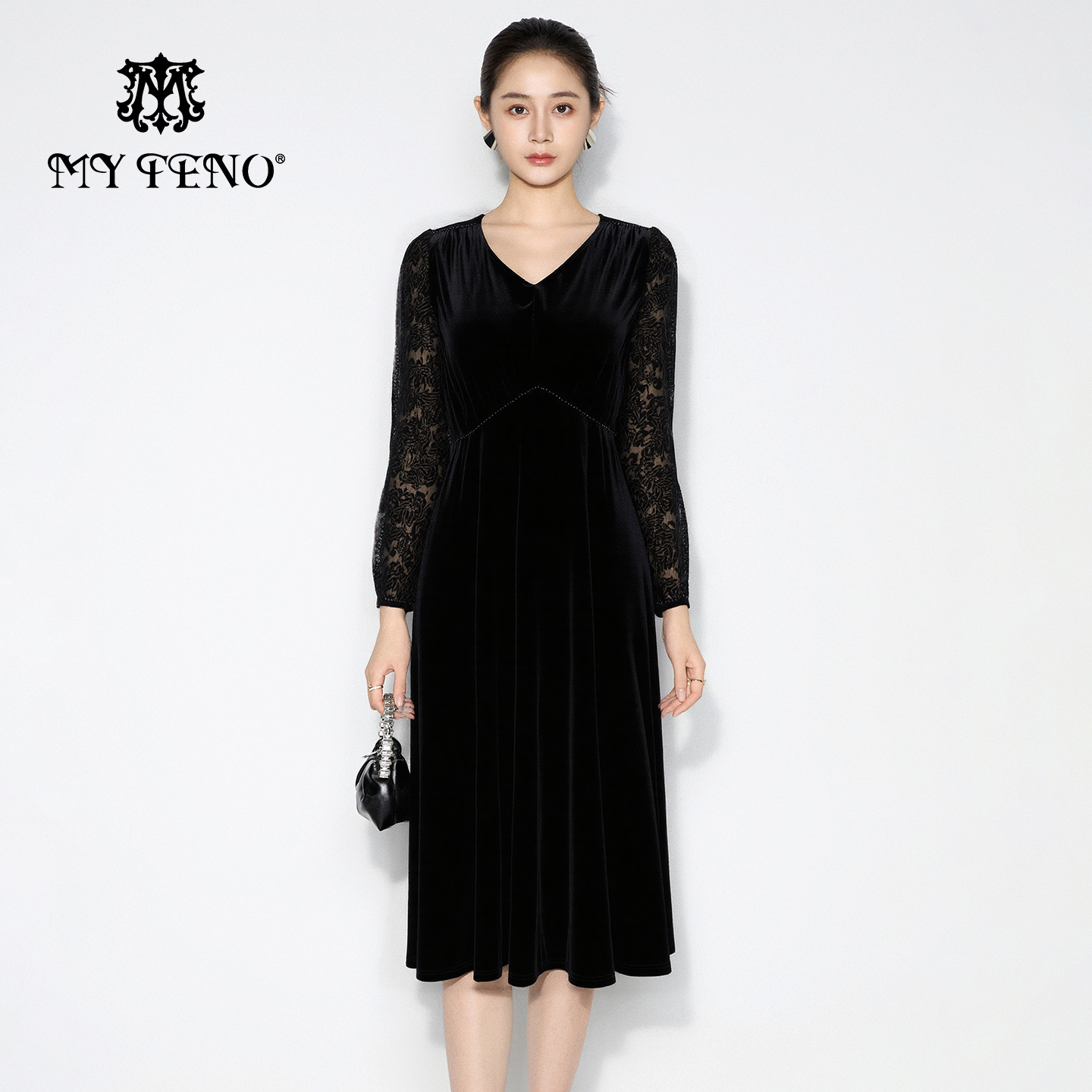 马天奴黑色丝绒收腰V领连衣裙