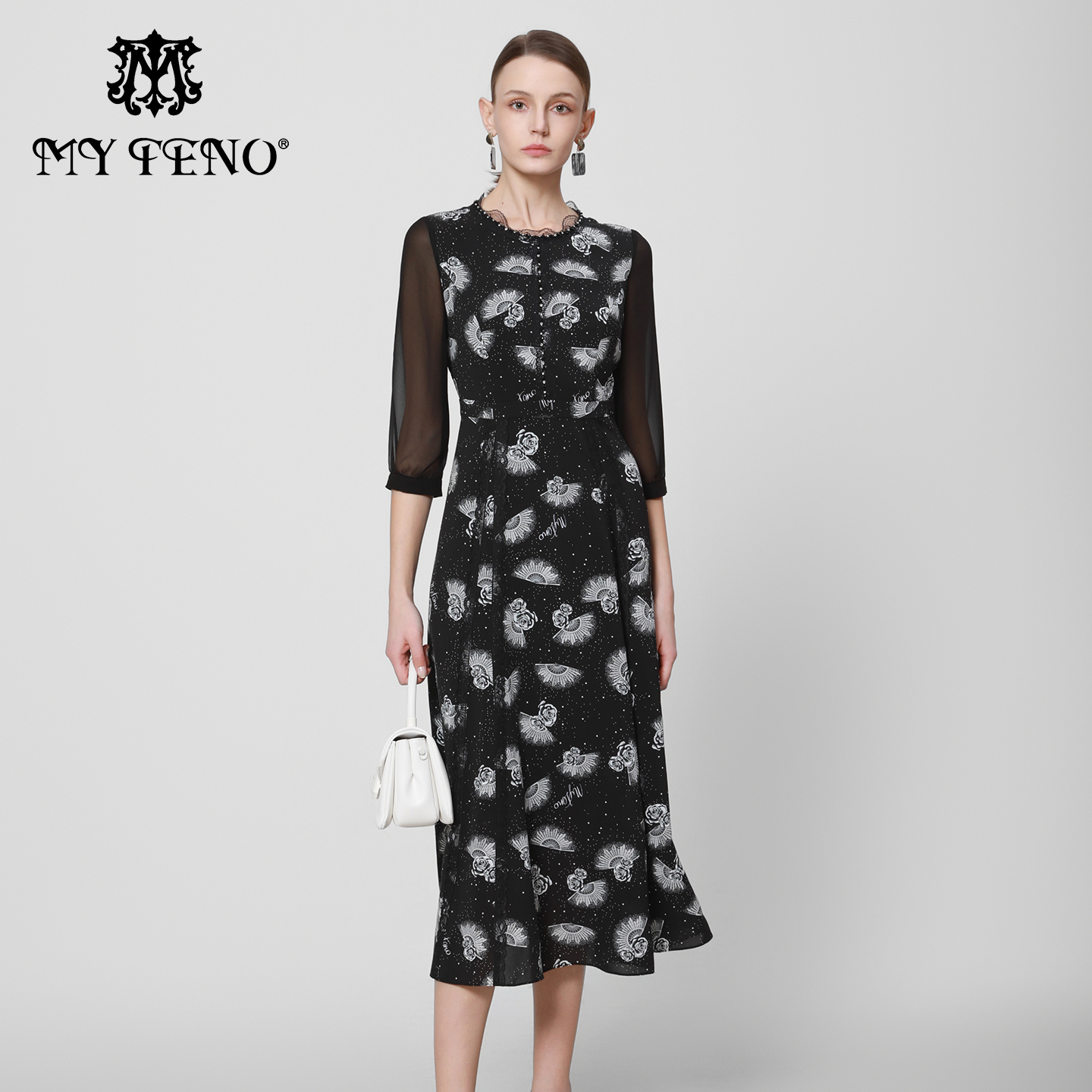 马天奴黑色印花圆领收腰连衣裙