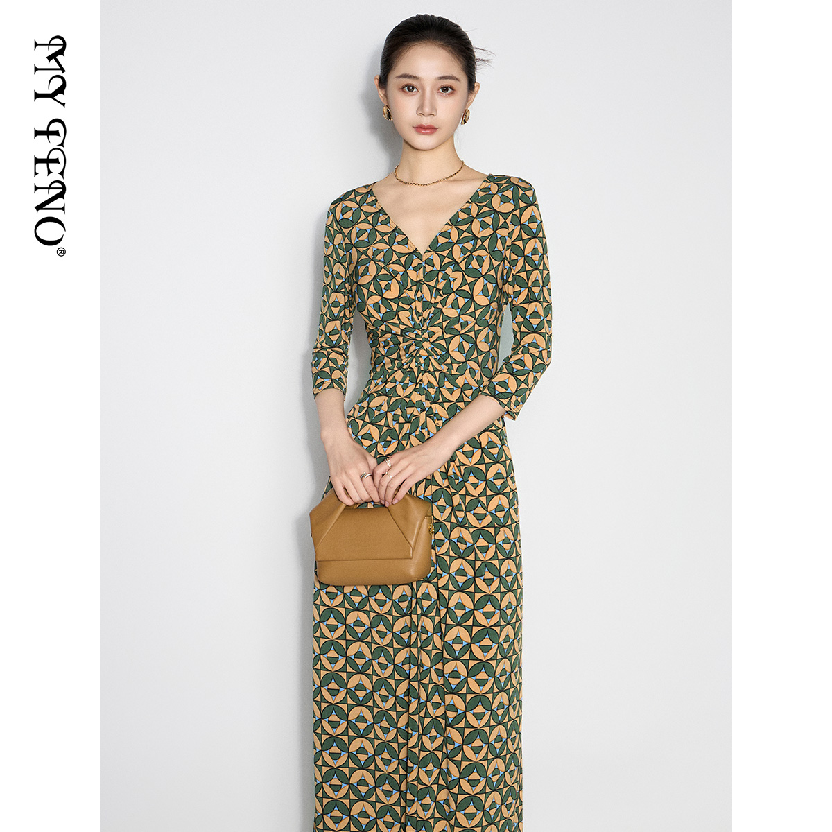 马天奴黄色印花V领修身连衣裙