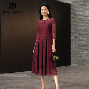 马天奴2026春夏新款酒红蕾丝圆领收腰长袖连衣裙子长裙气质时尚女