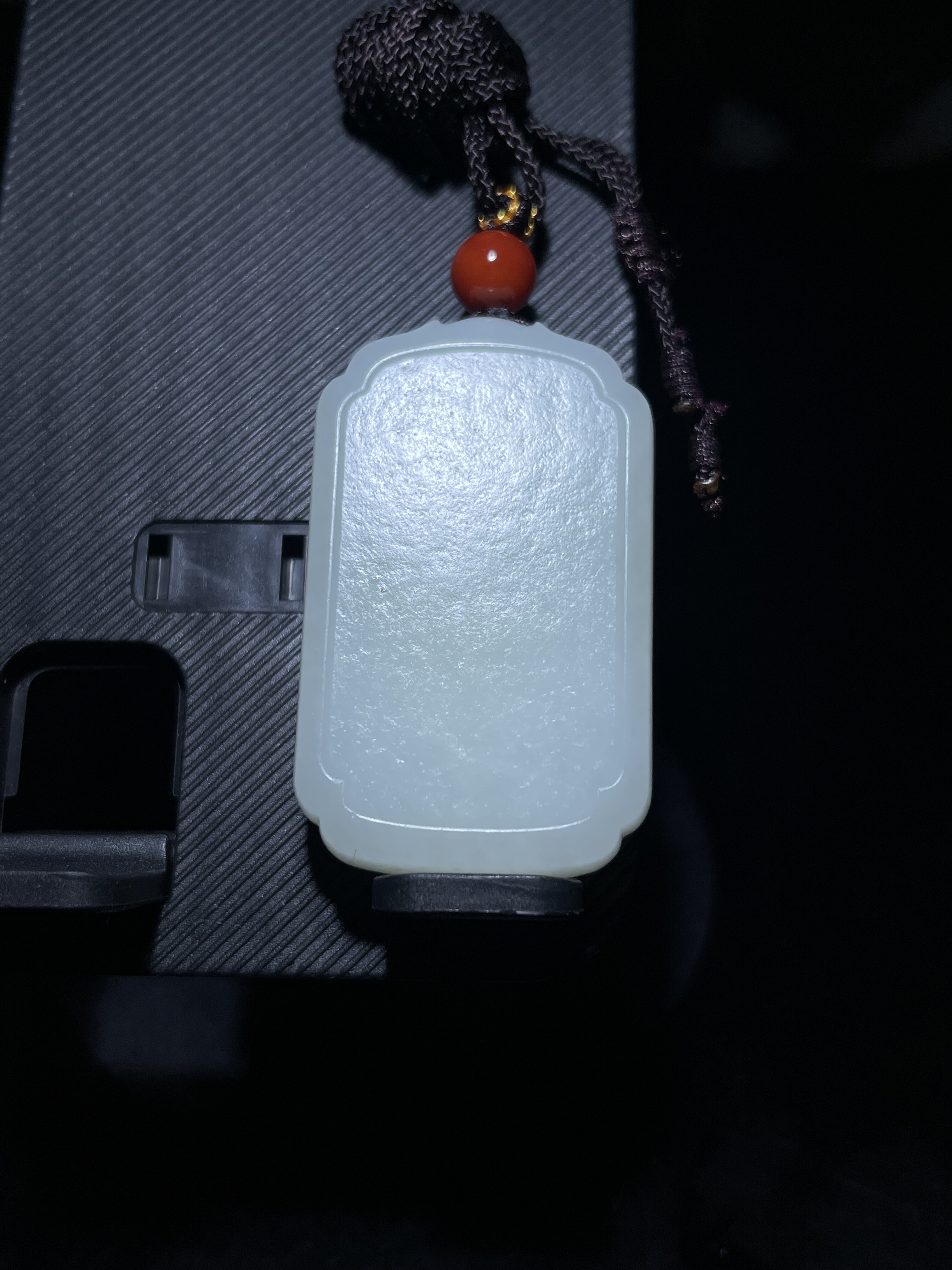 苏工玉雕艺术馆和田玉平安牌吊坠男款玉坠羊脂玉草叶头无事牌