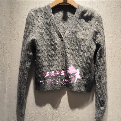 曼娅奴2025年春款针织衫