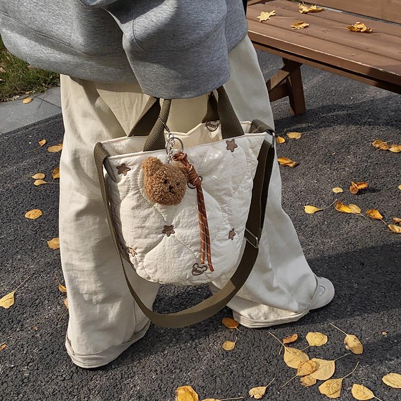 2024新款秋冬复古水桶包可爱刺绣熊熊大容量通勤托特包单肩斜挎包