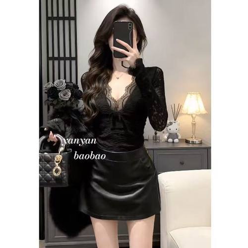 黑色纯欲蕾丝拼接v领长袖t恤打底衫女秋冬季内搭正肩修身法式上衣