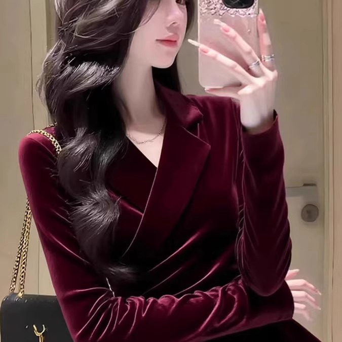 2026年独特漂亮超好看法式高端丝绒衬衫女款秋冬季减龄遮肚子上衣