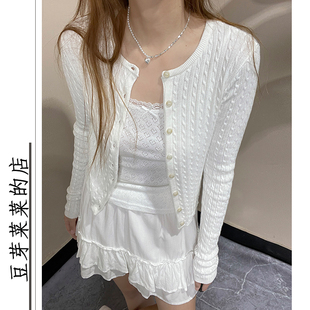 显瘦短款 针织上衣修身 毛衣外套 女bm白色圆领长袖 复古麻花针织开衫
