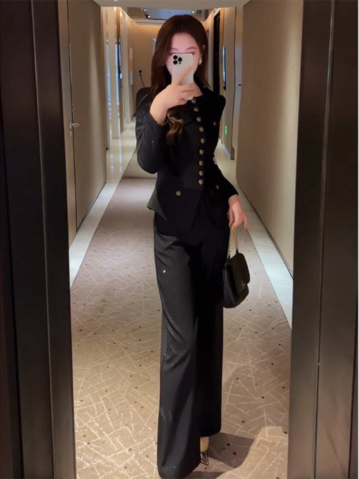 今年流行漂亮盐系轻熟高级感女装气质小香风黑色上衣韩剧两件套装