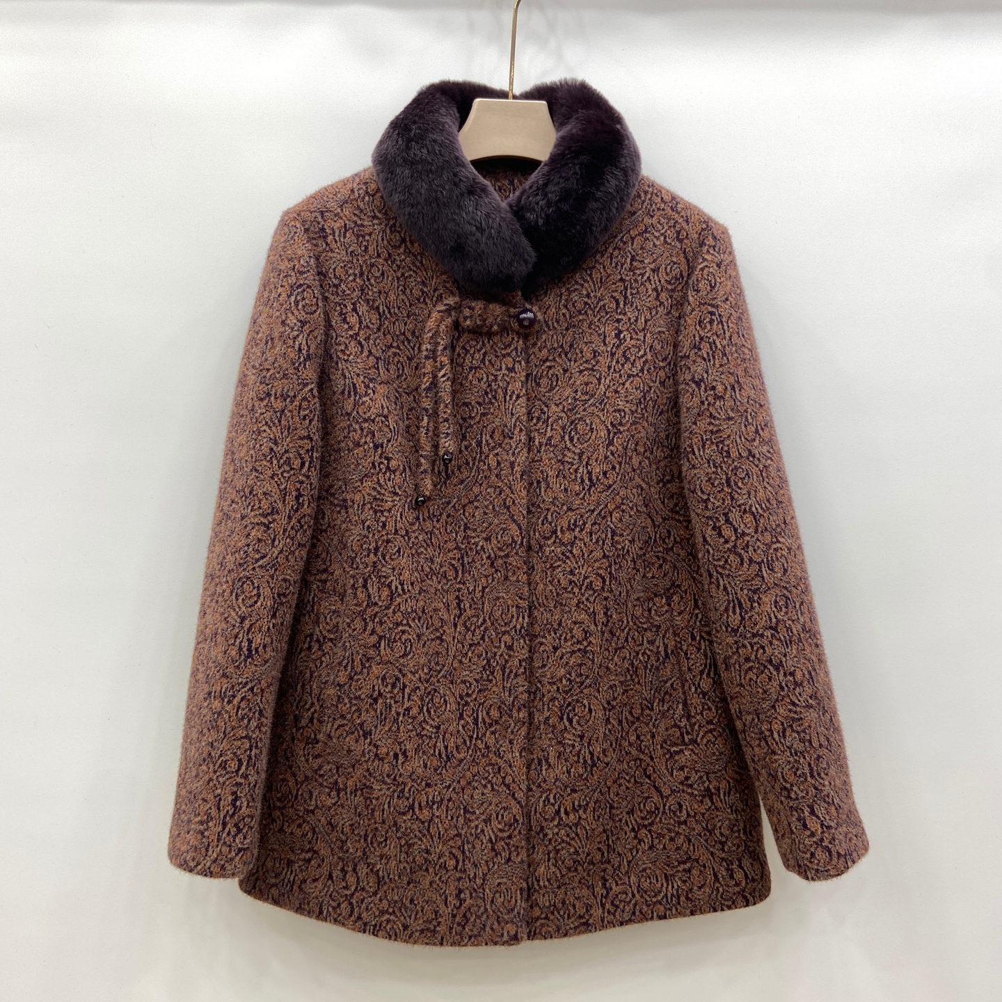 品牌妈妈装保暖冬装白鸭绒羽绒服女獭兔毛领毛呢大衣中老年厚外套