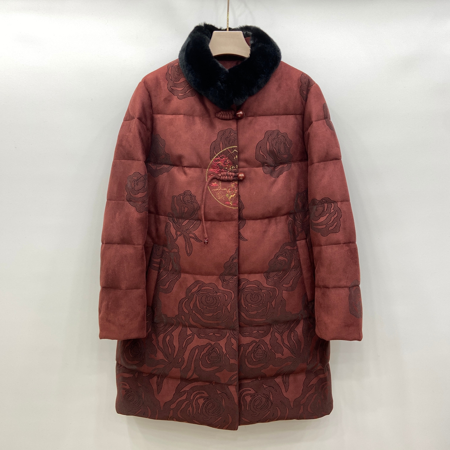 857国风刺绣绒面中长款白鸭绒羽绒服女獭兔毛领羽绒大衣妈妈外套