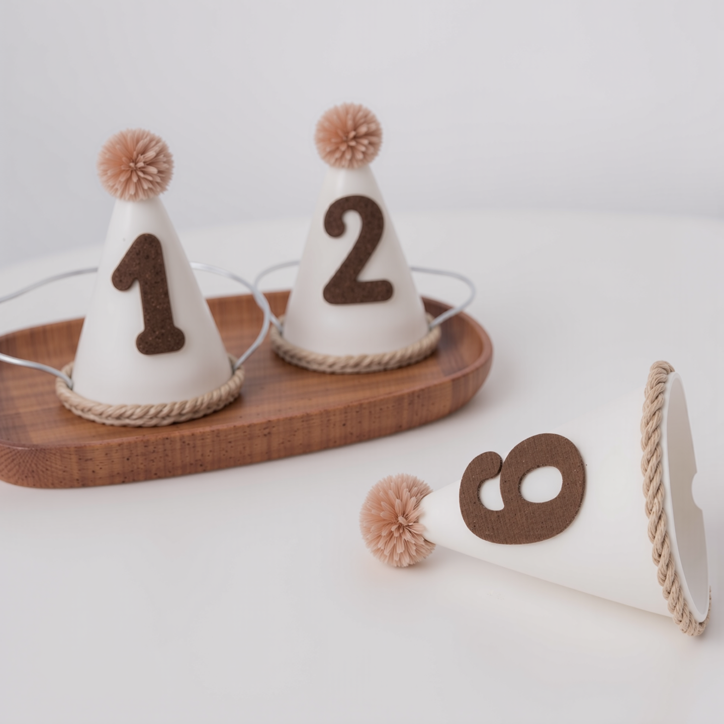 森系奶咖毛球生日帽子派对男女宝宝周岁满月儿童头饰装饰拍照道具