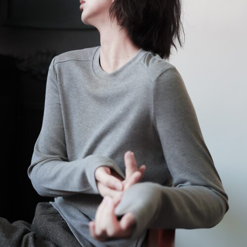 柔软细腻！正肩长袖百搭休闲纯色简约风合身打底衫T恤女秋冬新款