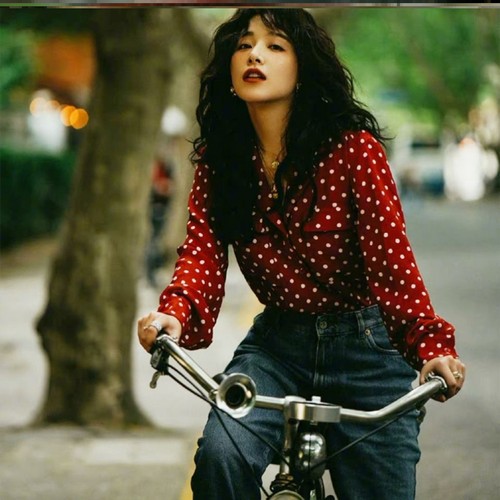 80年代复古港风女装明星同款设计感90波点酒红色衬衫开衫女2022新