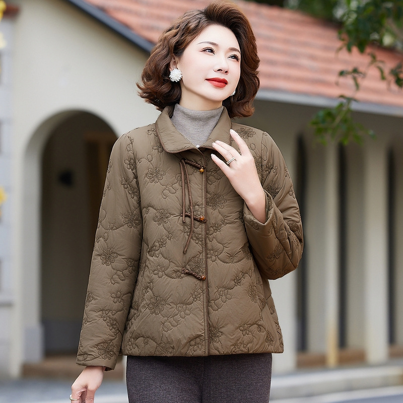 2025新款妈妈冬装外套加绒加厚