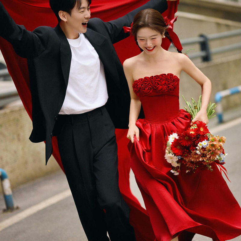 影楼新款复古年代感红色喜嫁主题婚纱摄影中式情侣结婚照旅拍礼服