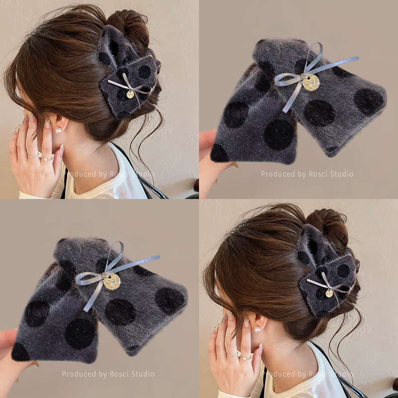 气质头发三角抓夹女2025新款高级感波点大号发量大秋冬毛绒鲨鱼夹