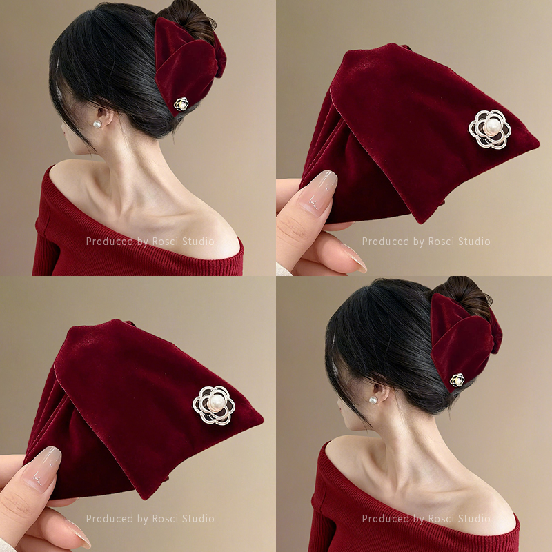 山茶花红色丝绒三角抓夹女秋冬2025新款高级感后脑勺韩系鲨鱼夹子