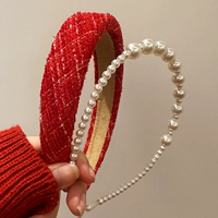 Праздничнный красный ободок из жемчуга