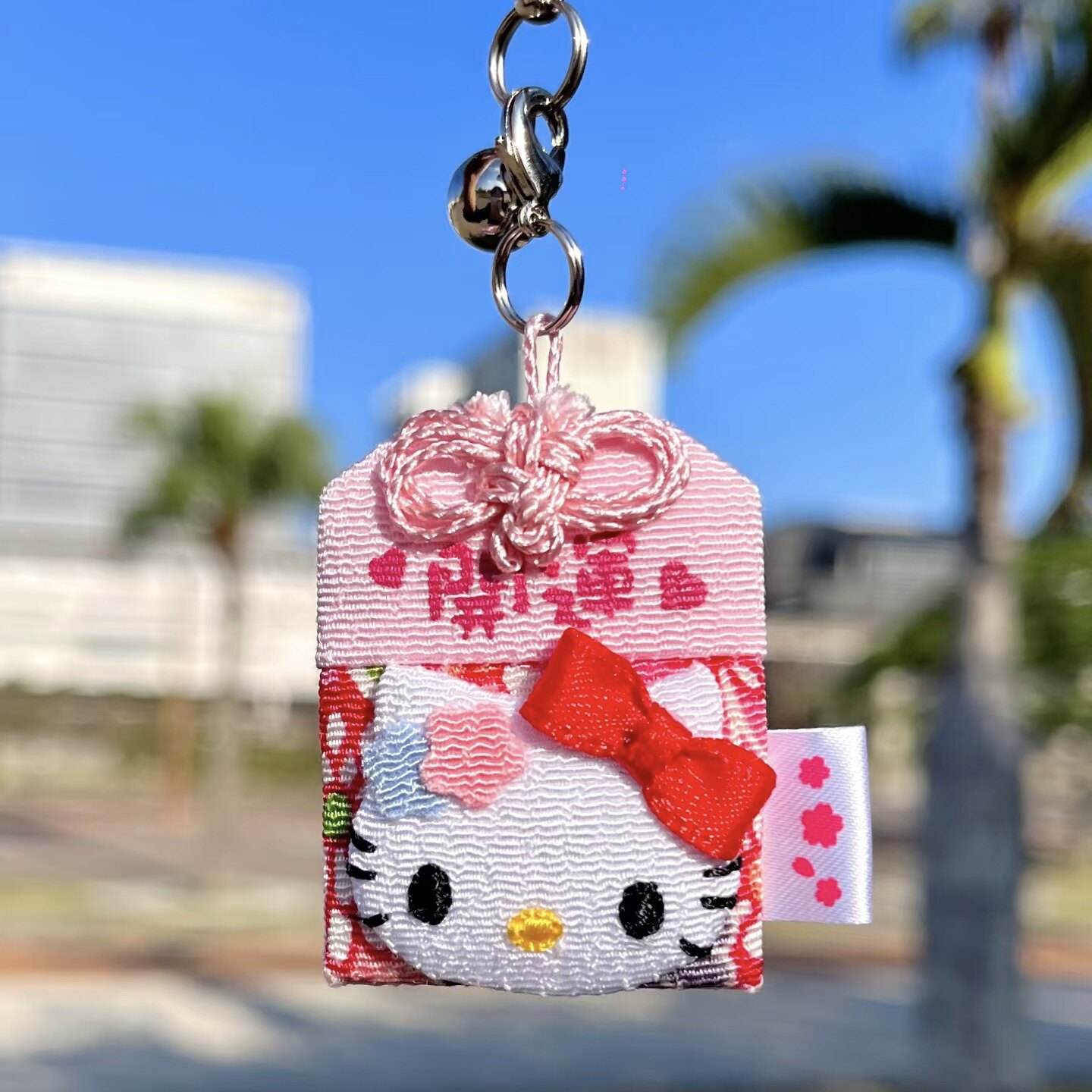 日本凯蒂猫交通安全挂件东京限定日系和服Kitty玩偶铃铛包吊饰