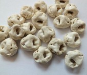 天然猪惊骨猪精人工打磨保真猪骨惊婴儿宝宝压惊红绳手脚链防惊吓