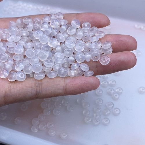 6.3x3.3m白玛瑙算盘珠50个